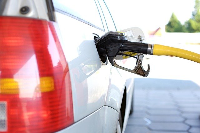 Cómo deducir el gasto en gasolina, tanto en IVA como en IRPF